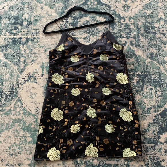 Black & Gold Floral Dress - Picture 6 of 6